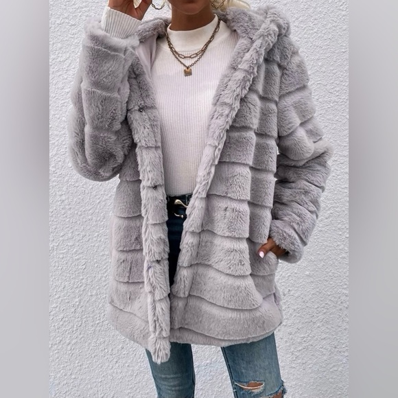 FAUX FUR JACKET Shein - Picture 1 of 4